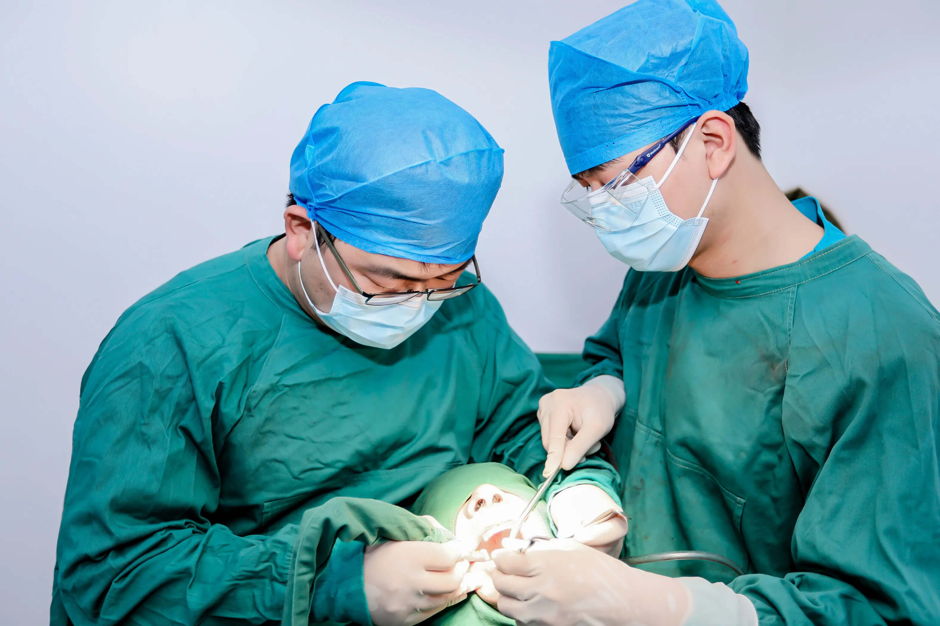 Can You Drink Bubble Tea After Getting Dental Implants in Beijing