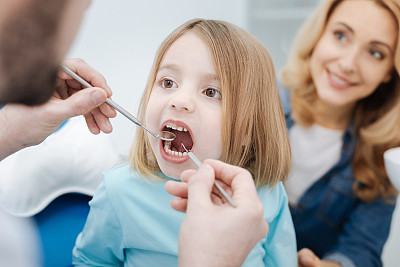 Revolutionizing Smiles Exploring the Benefits and Innovations of Dental Implant Treatments for Optimal Oral Health and Aesthetic Enhancement