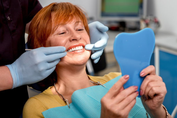 Understanding the Tooth Extraction Process and What to Expect During Recovery for Optimal Oral Health