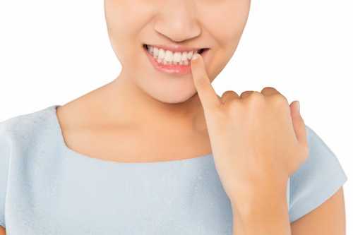 牙龈出血原因，是缺乏維生素嗎？