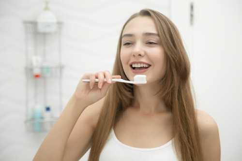 使用含氟牙膏預防蛀牙